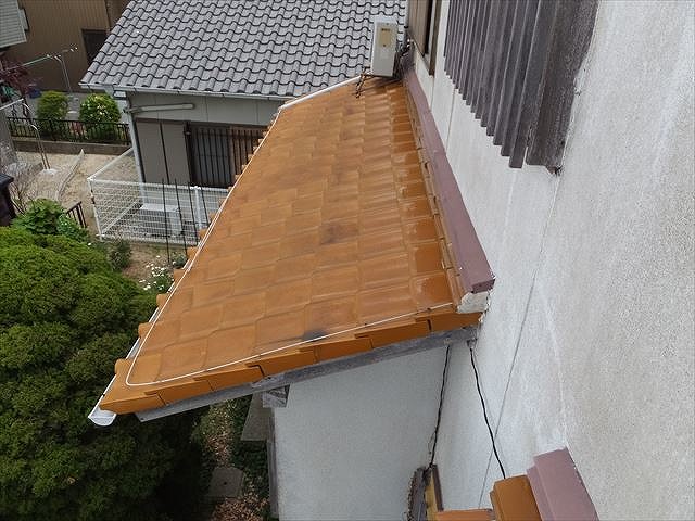 壁と屋根の取り合い部分